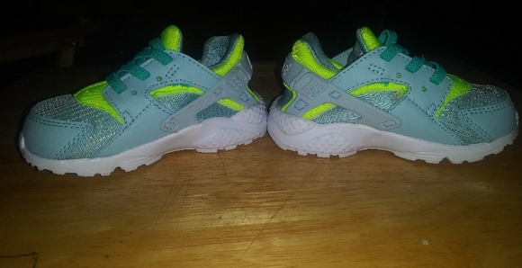 Shoes - Picture 2 of 4